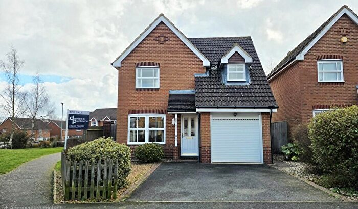 3 Bedroom Detached House For Sale In Kestrel Crescent, Brackley, NN13
