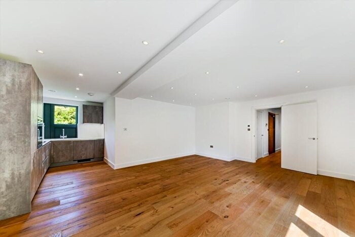 4 Bedroom Flat To Rent In Marquis Road, Camden, NW1