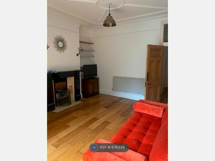 1 Bedroom Flat To Rent In Broxholm Road, London, SE27
