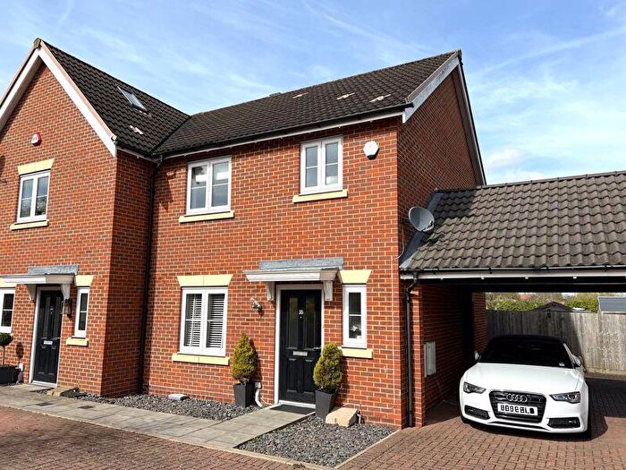 3 Bedroom Semi Detached House To Rent In Rosen Crescent, Hutton, CM13
