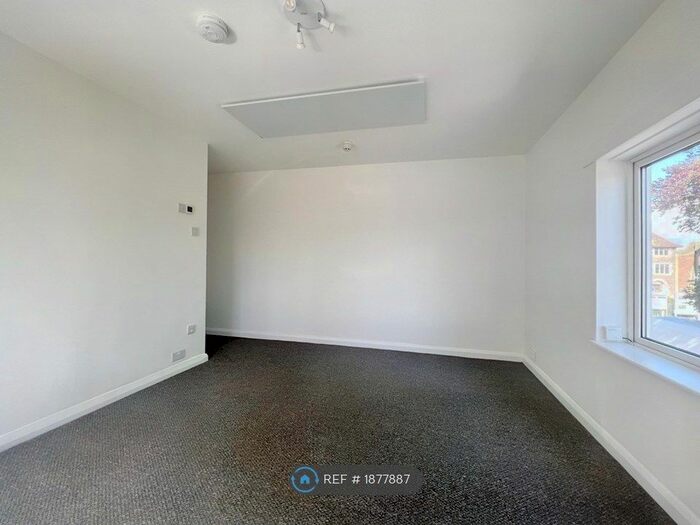 Studio To Rent In Gloucester Road, Avonmouth, Bristol, BS11