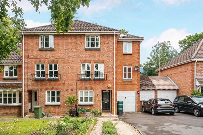 5 Bedroom Property To Rent In St. Marys Way, Guildford, GU2