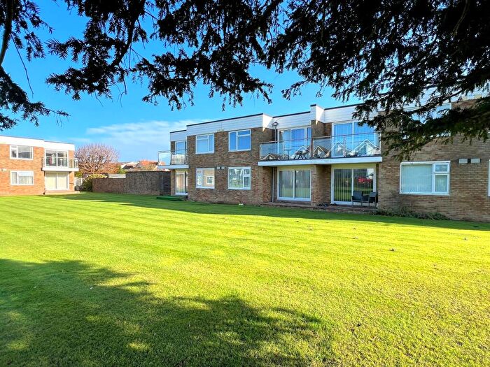 2 Bedroom Flat To Rent In Sea Road, Barton On Sea, Hampshire., BH25