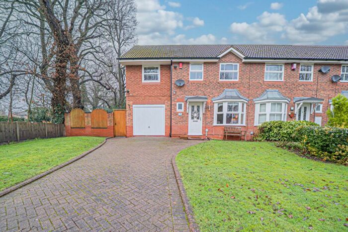 4 Bedroom End Of Terrace House For Sale In Winster Avenue, Dorridge, B93