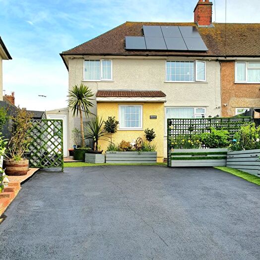 5 Bedroom Semi Detached House For Sale In London Road, Bexhill-On-Sea, TN39