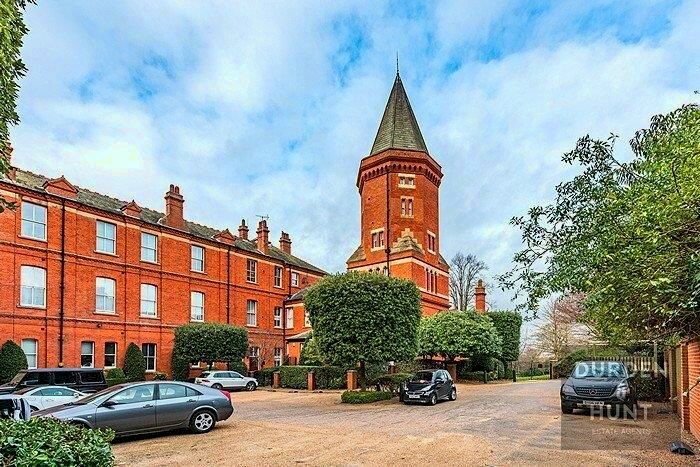 2 Bedroom Flat To Rent In Tavistock House, Repton Park, IG8