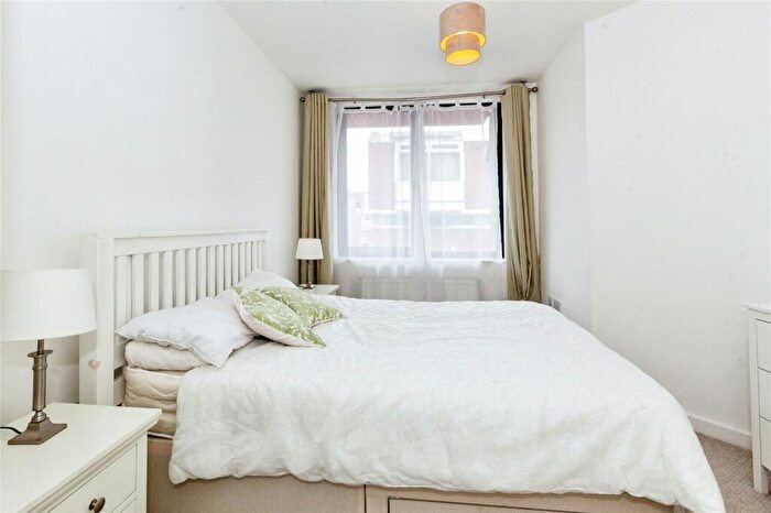 1 Bedroom Flat For Sale In Market Street, Maidenhead, Berkshire, SL6