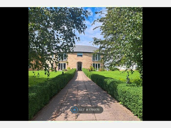 1 Bedroom Flat To Rent In Lidgett Lane, Leeds, LS8