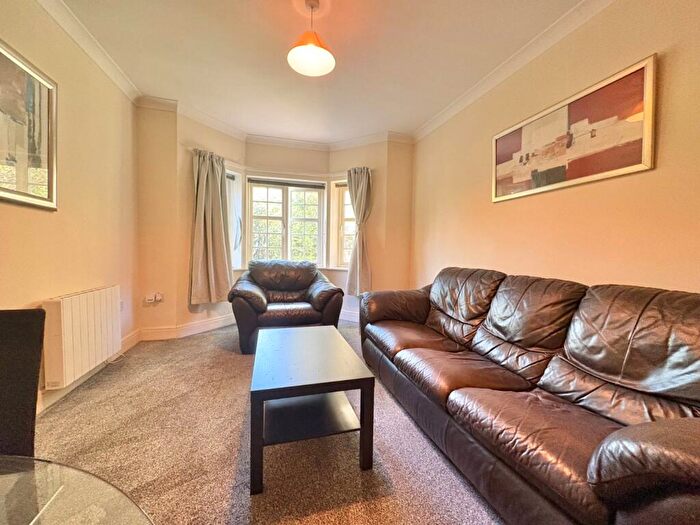 2 Bedroom Flat To Rent In Shiredene, Shire Oak Road, Headingley, Leeds, LS6
