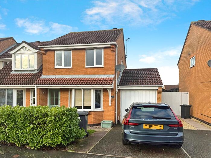 3 Bedroom Semi Detached House To Rent In Windrush Drive, Hinckley, LE10