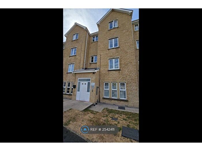 2 Bedroom Flat To Rent In Straight Mile Court, Burnley, BB11