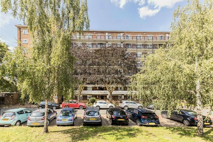 2 Bedroom Flat To Rent In Redlands Way, London, SW2