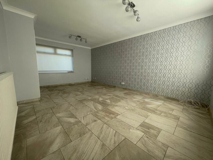 3 Bedroom Detached House For Sale In Owl End Walk, Yaxley, PE7