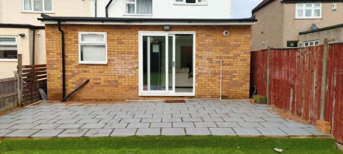 6 Bedroom Terraced House To Rent In Diban Avenue, Hornchurch, RM12
