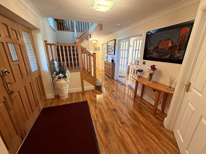 5 Bedroom Detached House For Sale In Portmore Close, Broadstone, BH18 - Photo 3