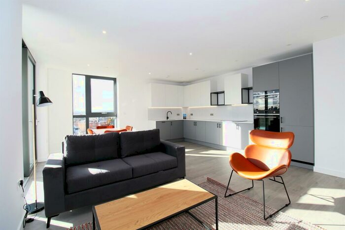 2 Bedroom Apartment To Rent In Willowbrook House, N4