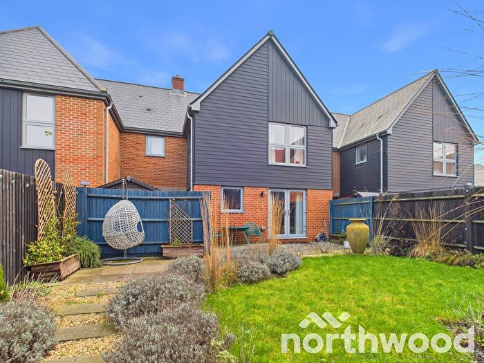 3 Bedroom Detached House For Sale In Darter Row, Conningbrook Lakes, Ashford, TN24