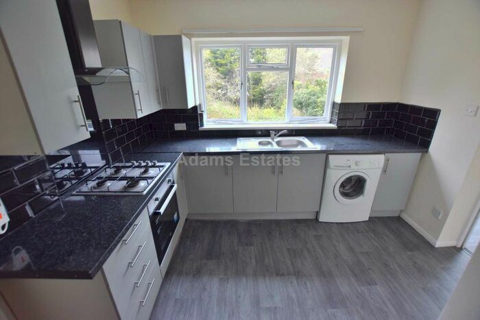 4 Bedroom Semi Detached House To Rent In Allcroft Road, Reading, RG1