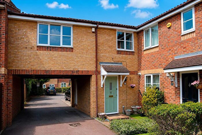 3 Bedroom Property For Sale In Donald Woods Gardens, Surbiton, KT5