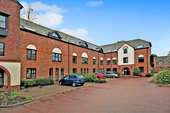 1 Bedroom Apartment To Rent In Lenten Street, Alton, Hampshire, GU34