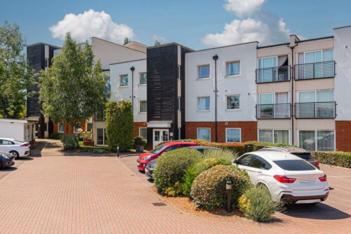 1 Bedroom Flat For Sale In Buffers Lane, Leatherhead, KT22