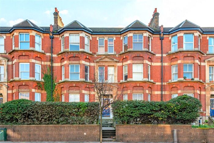 3 Bedroom Apartment To Rent In Fairlawn Mansions, New Cross Road, New Cross, SE14