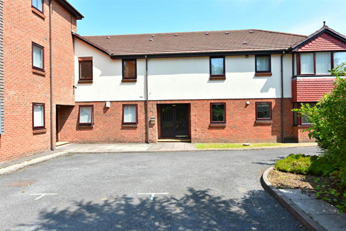 2 Bedroom Apartment To Rent In Alexandra Mews, Ormskirk, L39