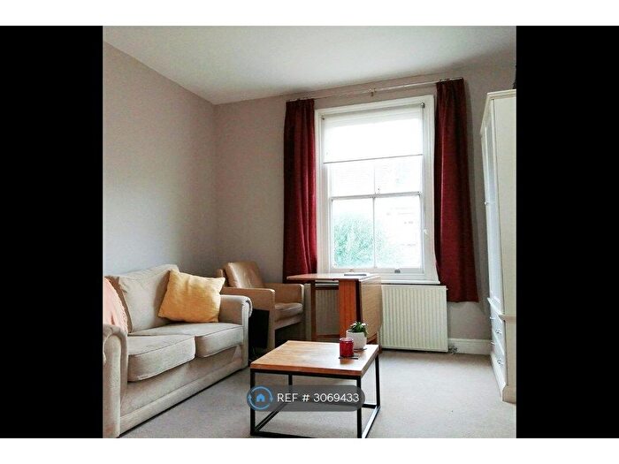 1 Bedroom Flat To Rent In Trinity Rise, London, SW2
