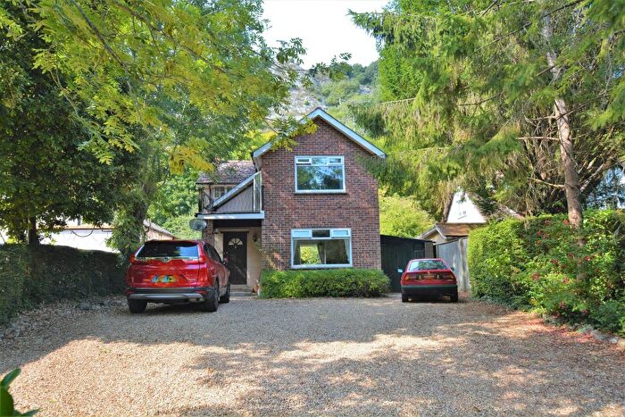 3 Bedroom Detached House To Rent In Undercliff Drive, Ventnor, PO38