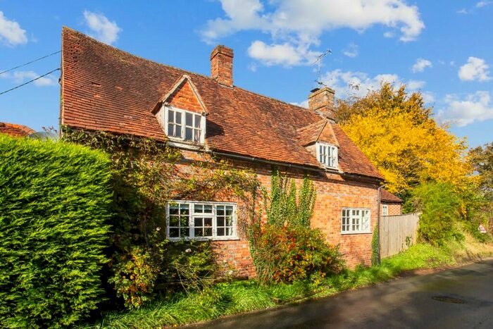 4 Bedroom Detached House For Sale In Browns Lane, SN8