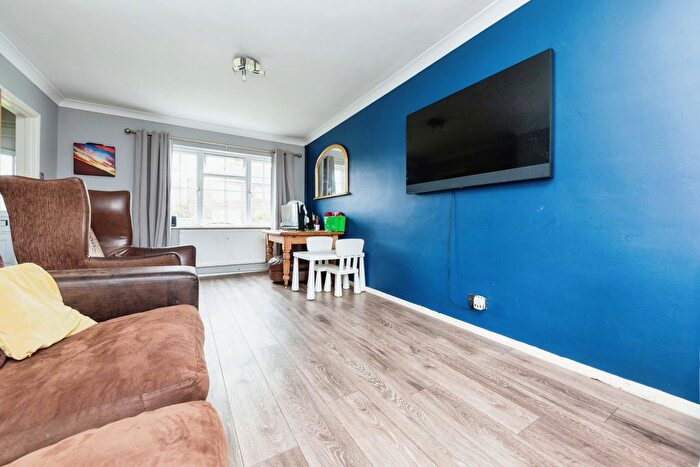 2 Bedroom Detached House For Sale In River Mead, Hitchin, North Hertfordshire, SG5
