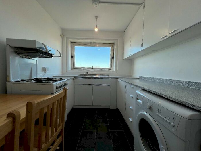 3 Bedroom Flat To Rent In Dalehead, Harrington Square, NW1