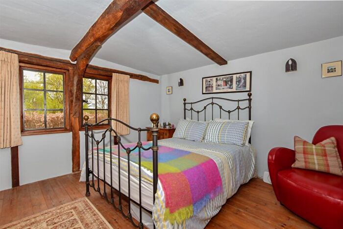 4 Bedroom Detached House For Sale In Benover Road, Yalding, Maidstone, Kent, ME18