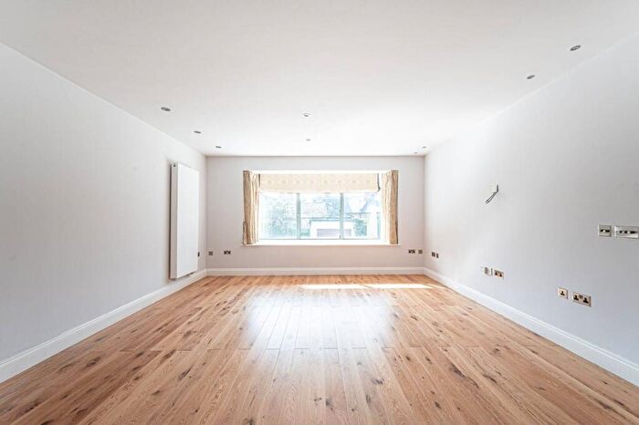 4 Bedroom Detached House To Rent In Ridge Road, Child's Hill, London, NW2