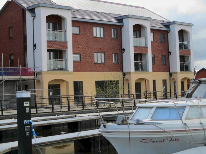 2 Bedroom Flat To Rent In Marina Walk, Pennington Wharf, Leigh, Greater Manchester, WN7