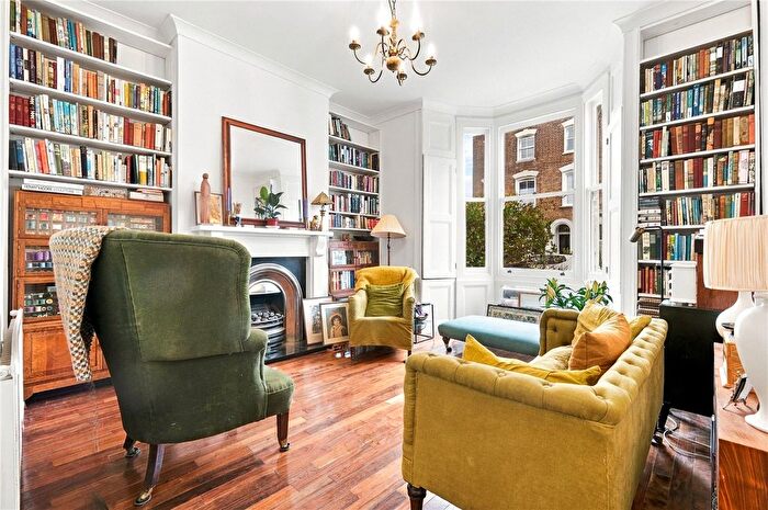 1 Bedroom Flat For Sale In Walford Road, London, N16