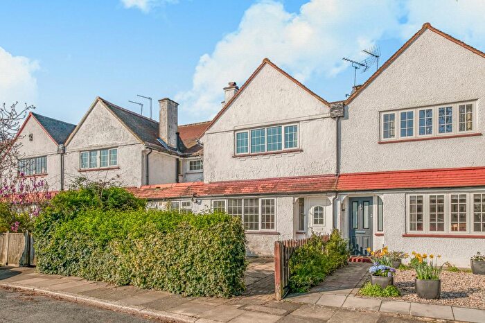 3 Bedroom Terraced House For Sale In Warren Avenue, Richmond, TW10