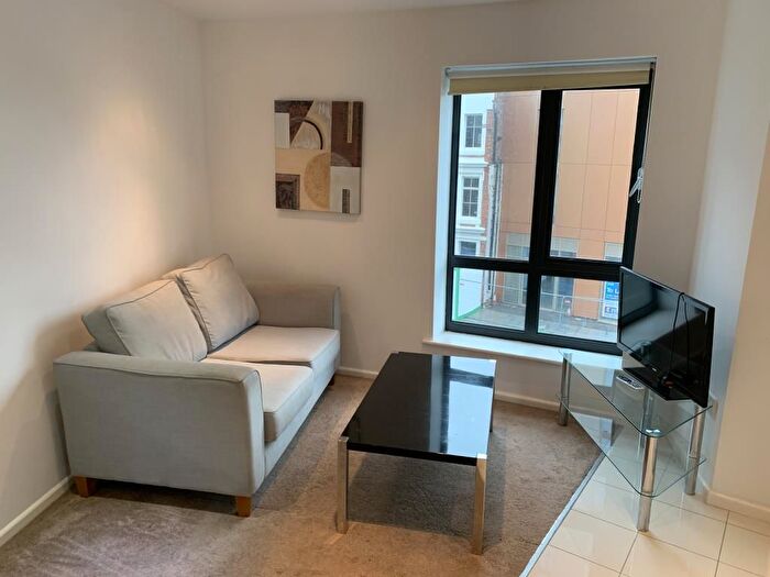 1 Bedroom Flat For Sale In Hive, Masshouse Plaza, Birmingham, B5