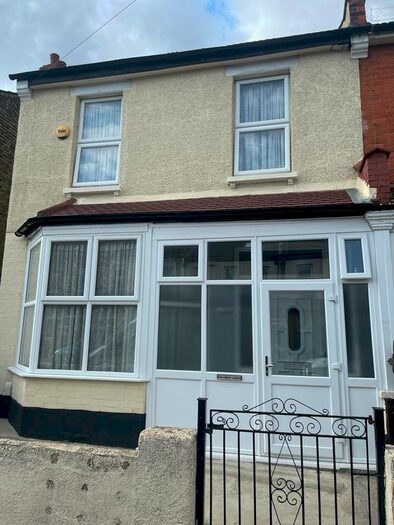 3 Bedroom Semi-Detached House To Rent In Langdale Road, Thornton Heath, CR7