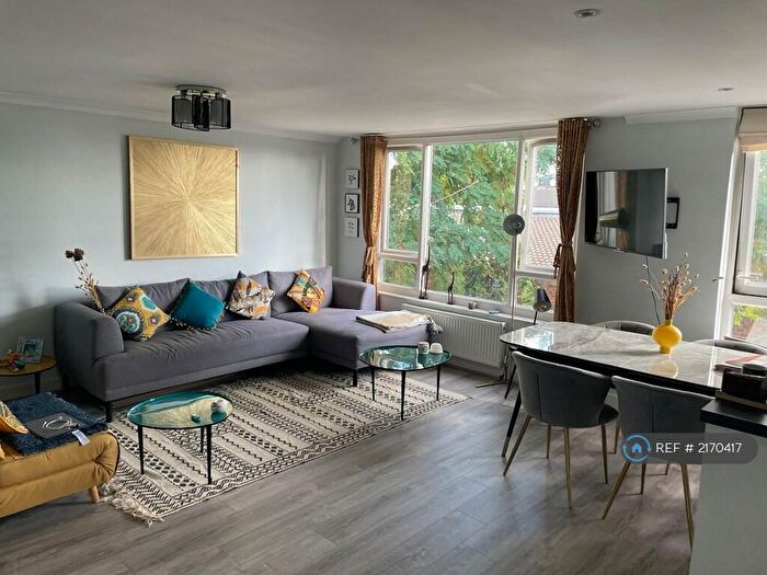 2 Bedroom Flat To Rent In Centurion Close, London, N7