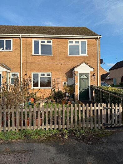 3 Bedroom End Terrace House For Sale In Weavers Close, Witney, OX28