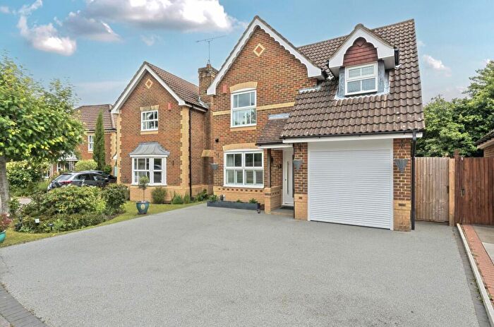 3 Bedroom Detached House For Sale In Acorn Grove, Knightwood Park, Chandler's Ford, SO53