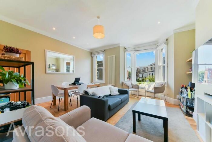 3 Bedroom Flat To Rent In Offley Road, London, SW9