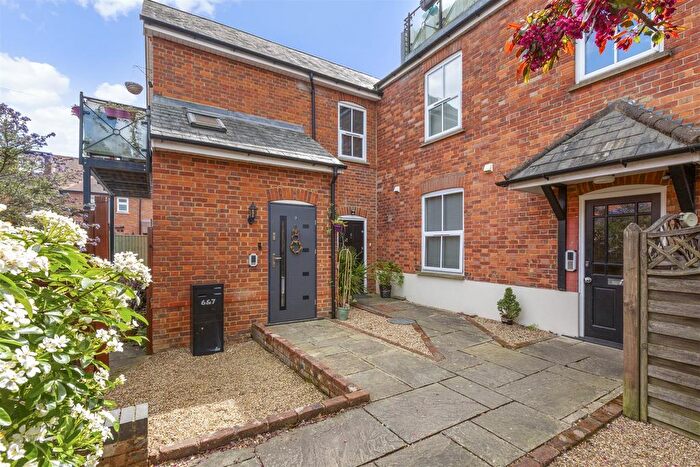 1 Bedroom Flat For Sale In St. Dunstans Court, High Wycombe (Walk Of Station), HP13