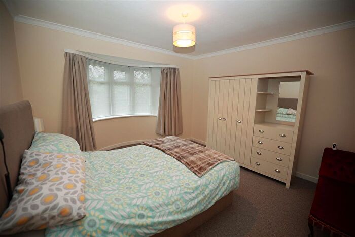 3 Bedroom Bungalow For Sale In Bradford Road, Castle Bromwich, Birmingham, B36