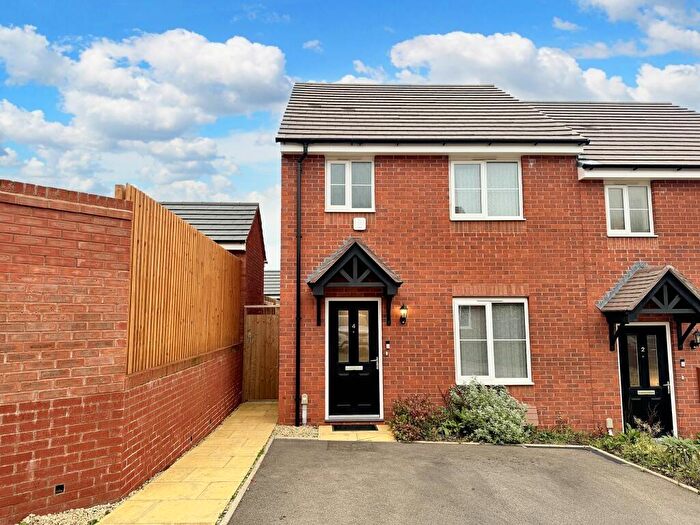 3 Bedroom Semi-Detached House For Sale In Shoemakers Close, Keresley End, Coventry, CV7