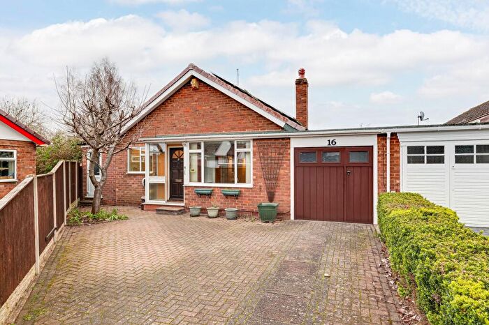 3 Bedroom House For Sale In St. Christophers Close, Upton, CH2