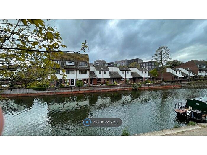 4 Bedroom Terraced House To Rent In Grand Walk, London, E1