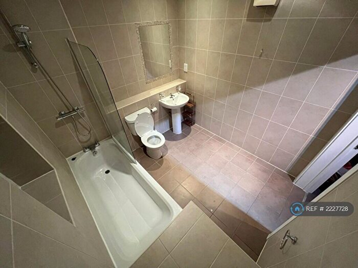 2 Bedroom Flat To Rent In Georgia Avenue, Manchester, M20