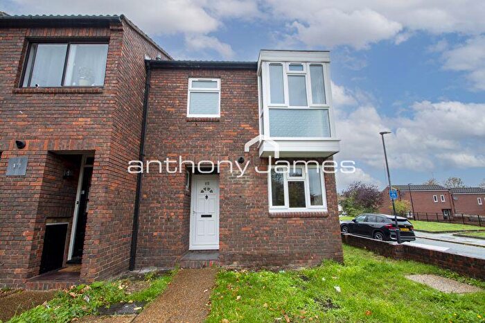 3 Bedroom End Of Terrace House To Rent In Bloomfield Road, London, SE18